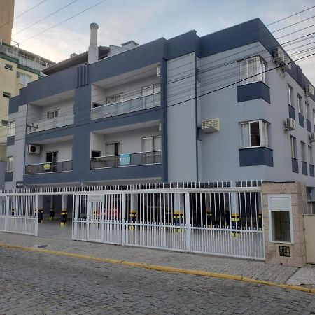 Apto 2 Quartos No Centro De Bombinhas, 130 Metros Praia 외부 사진